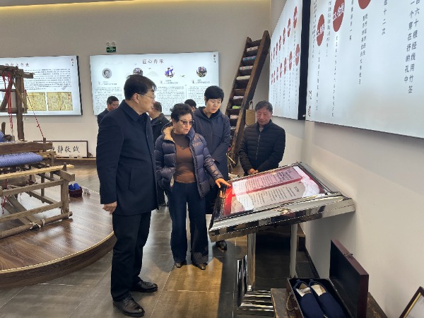 常山集團(tuán)黨委書(shū)記、董事長(zhǎng)吳寧帶隊(duì)赴贊皇縣原村土布考察調(diào)研