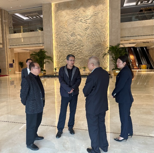 常山集團黨委副書記、副董事長、總經(jīng)理楊瑞剛先后赴石家莊柏潤東方酒店和經(jīng)編實業(yè)督導(dǎo)調(diào)研