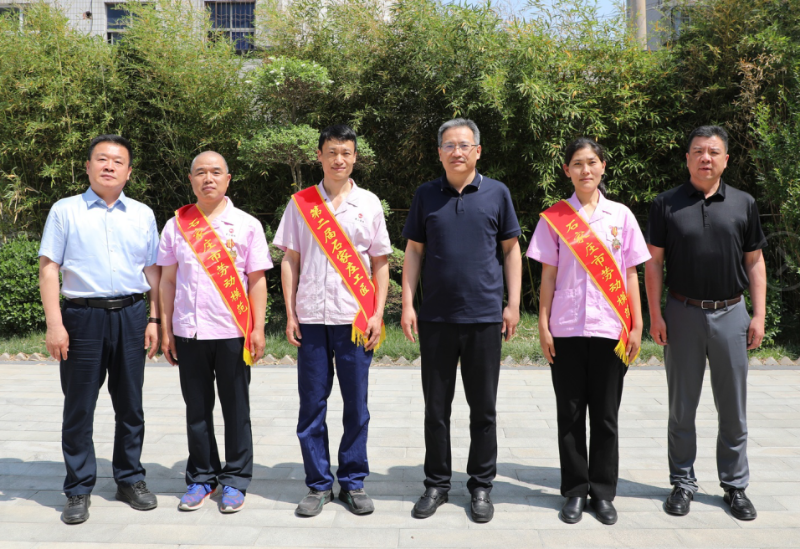 勞動(dòng)托舉夢想 奮斗書寫榮光丨常山集團(tuán)召開勞模工匠 座談會(huì)